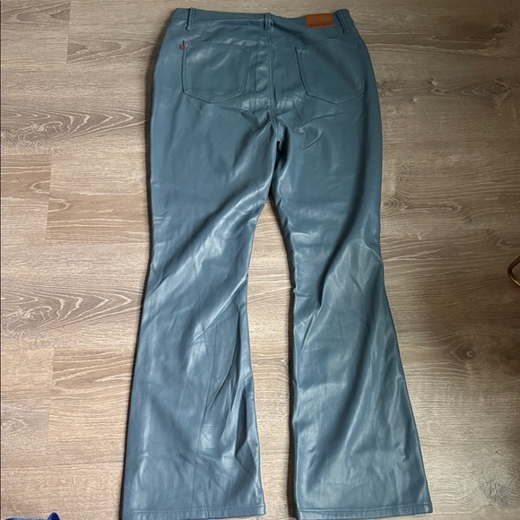 NEW Judy Blue high-waisted tummy control faux leather bootcut pants 32 - Picture 10 of 14